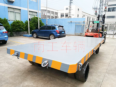 25吨重型乐动(中国)带牵引环工具拖车1I.jpg