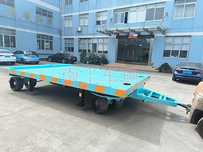 18吨重型乐动(中国) 四个转盘工具拖车I.jpg
